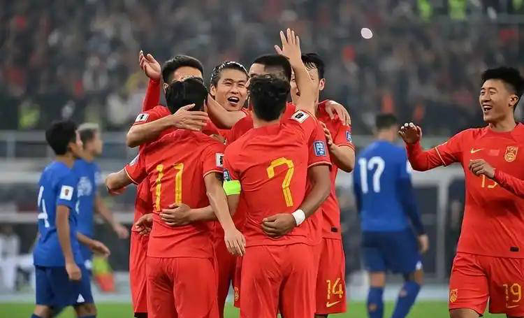 开云体育登录-球队表现不俗，国内足球联赛人气攀升的简单介绍