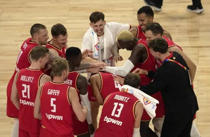 关于斯洛文尼亚遭遇惨败，出线形势堪忧的信息