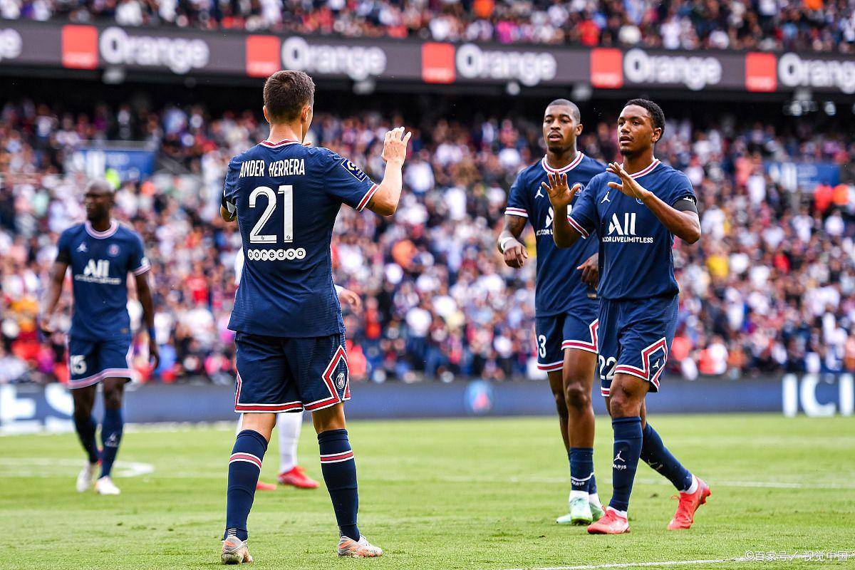巴黎圣日耳曼赢球后调整阵容，备战接下来的挑战的简单介绍