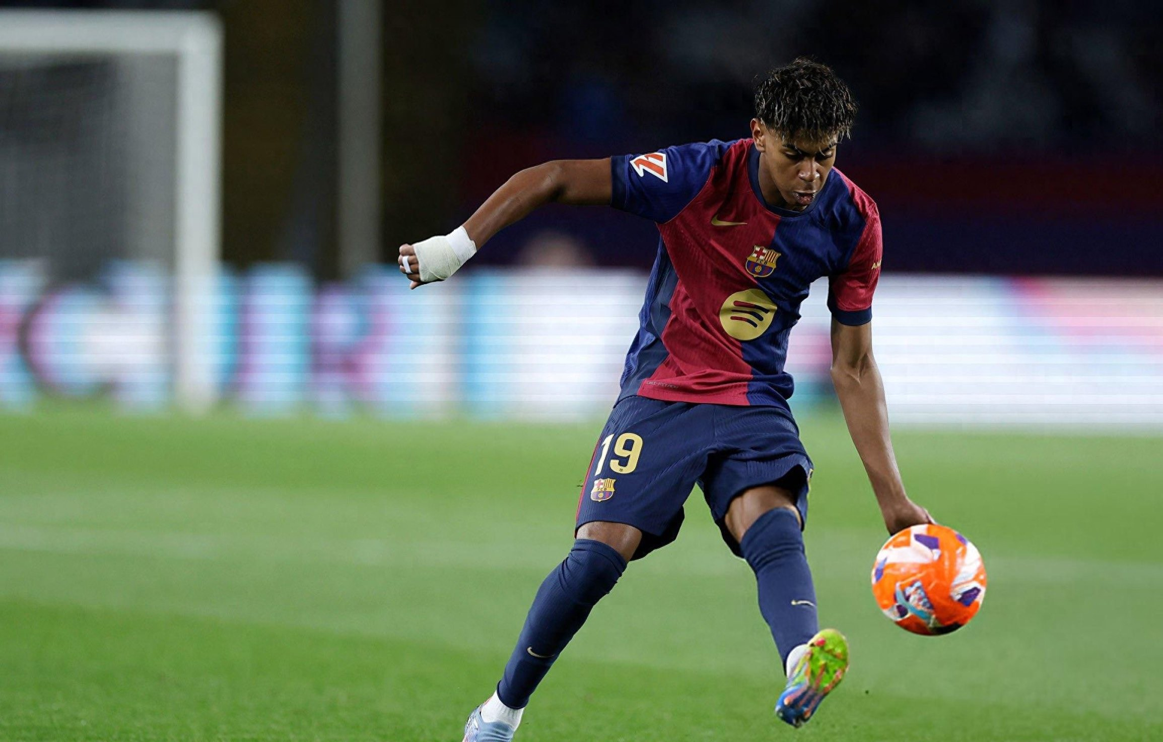 巴萨核心再爆发,领跑联赛争夺榜的简单介绍 巴萨核心再爆发,领跑联赛争夺榜的简单介绍