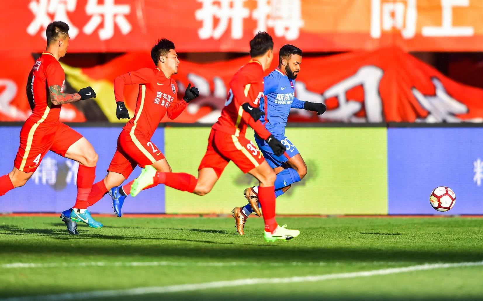 河南嵩山龙门主场战胜重庆斯威，霸气表现的简单介绍