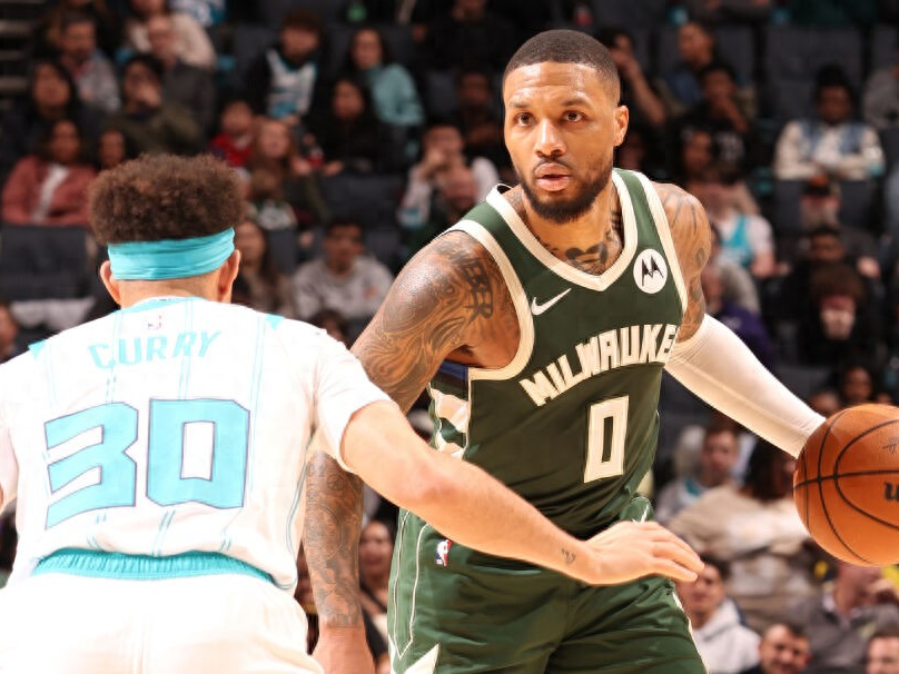 开云体育下载-雄鹿大将狂砍50分，带队击败黄蜂的简单介绍