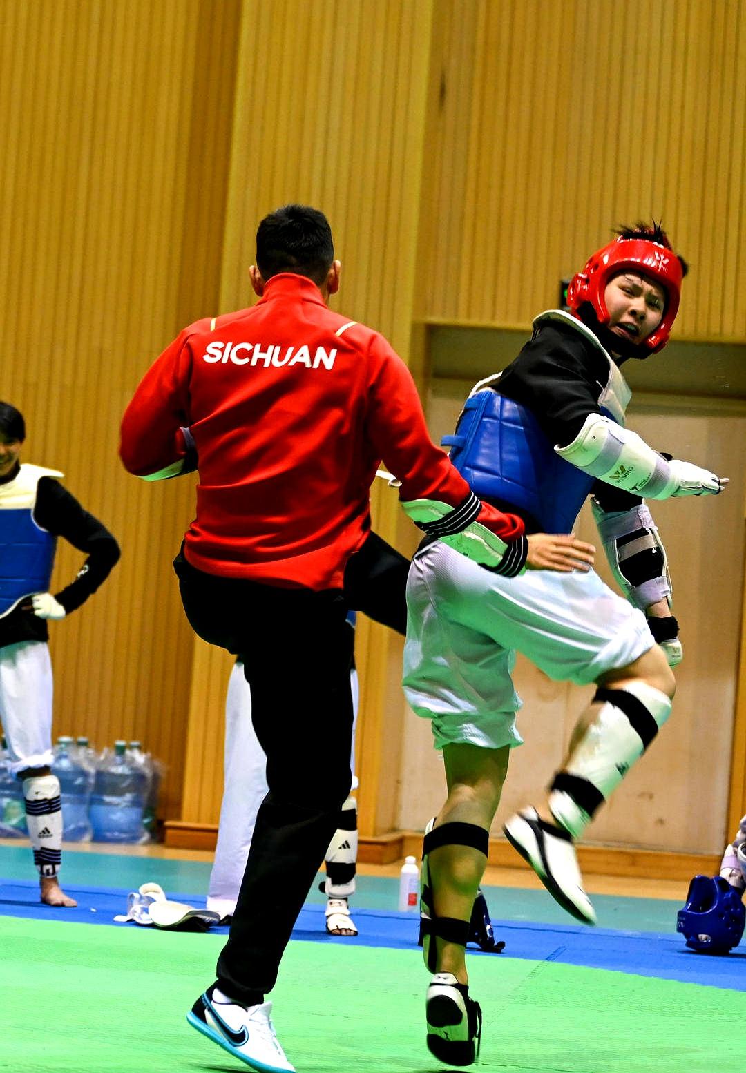 开云体育官网-中国运动员在跆拳道比赛中实现逆袭