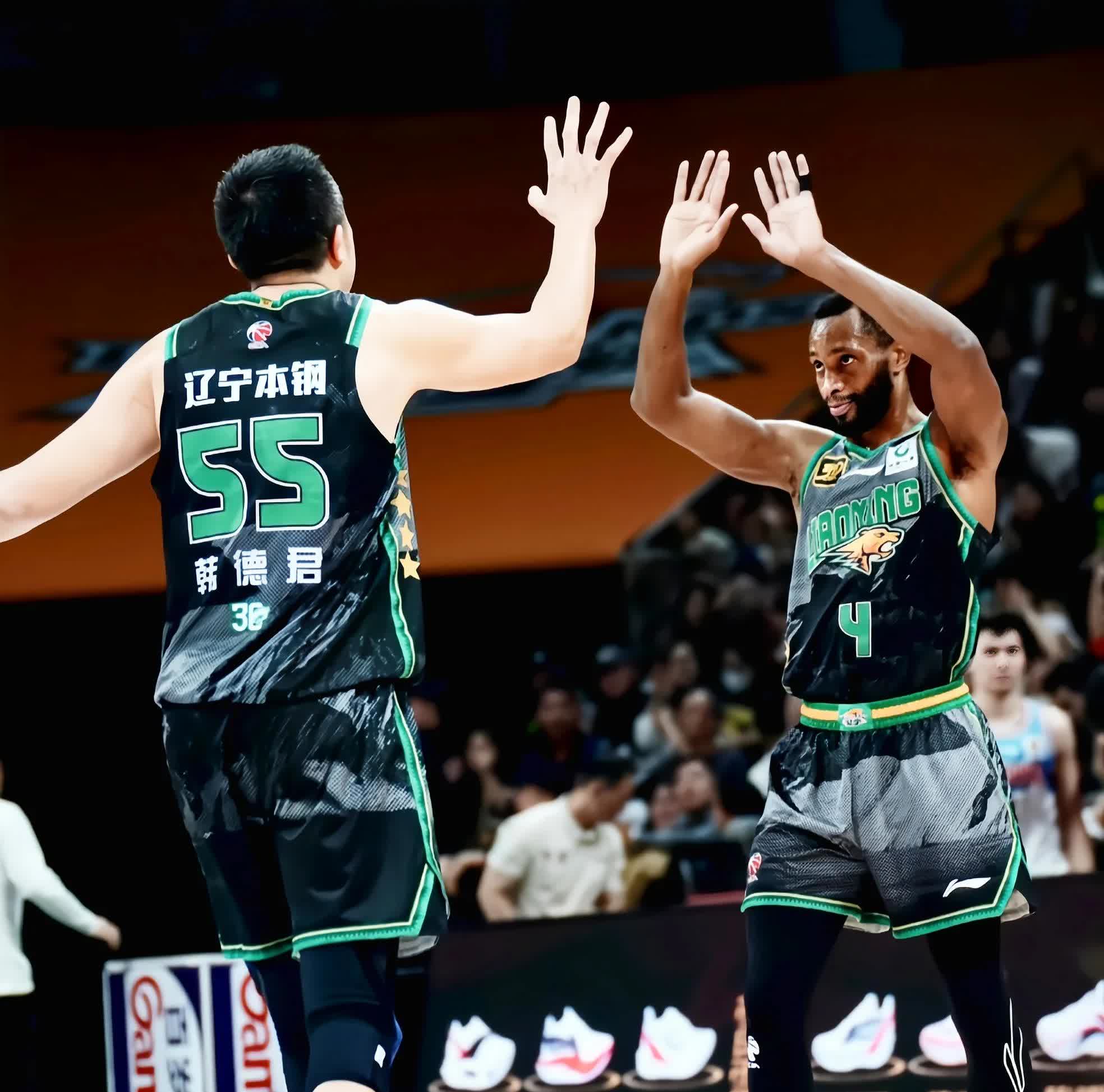 辽宁男篮全队发挥出色,轻松击败对手 辽宁男篮全队发挥出色,轻松击败对手