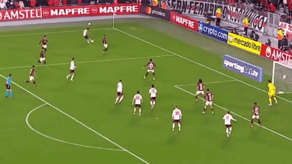 包含瓦伦谢纳主场战平，对战欧战名额岌岌可危的词条