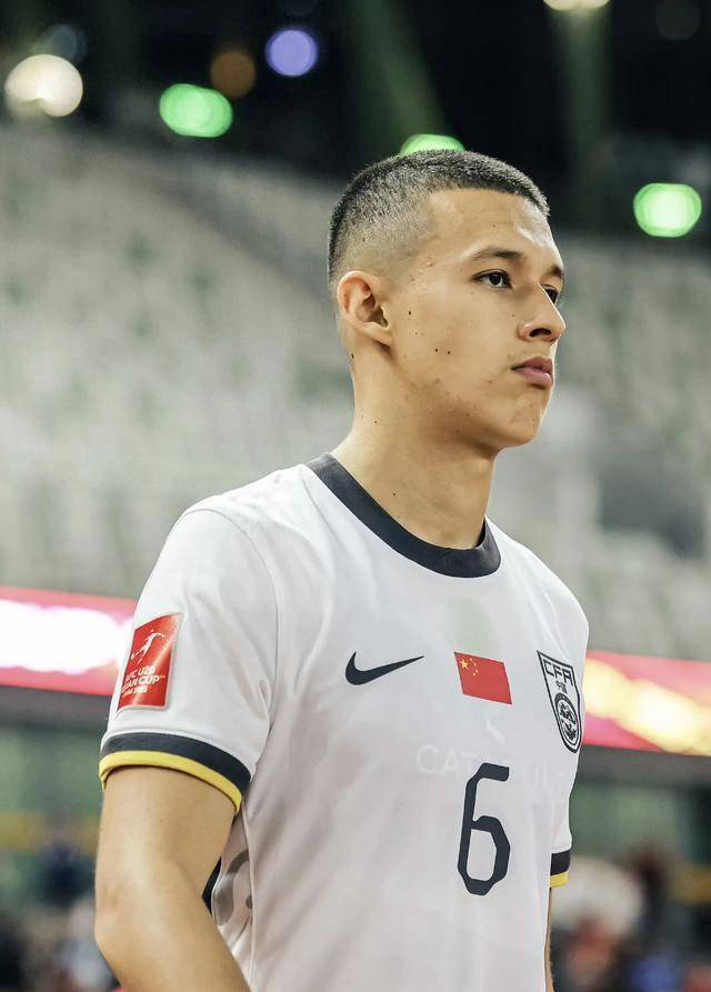 青年足球联赛赛况火热，新秀球员崭露头角的简单介绍