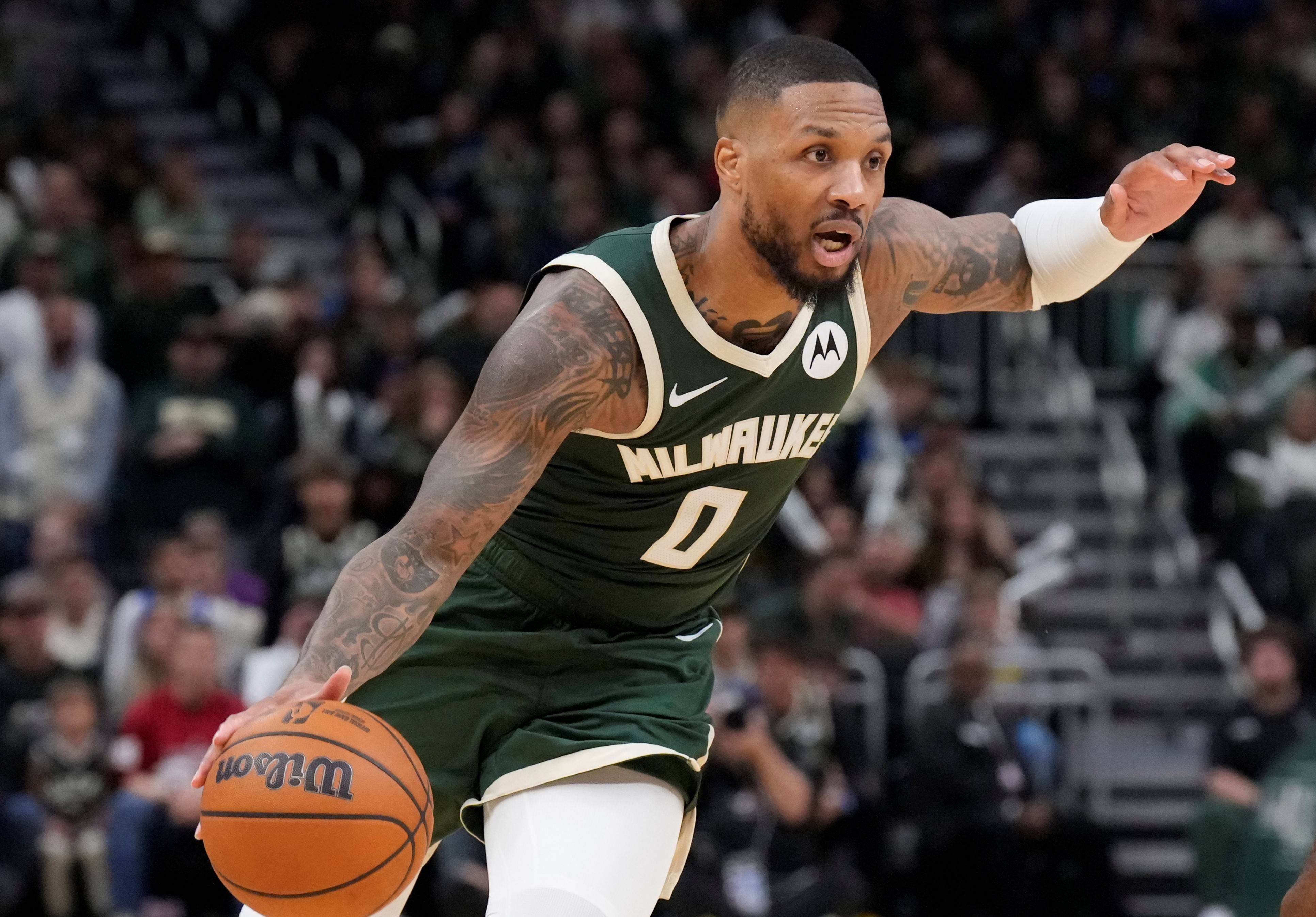 雄鹿全队发挥精彩取得两连胜