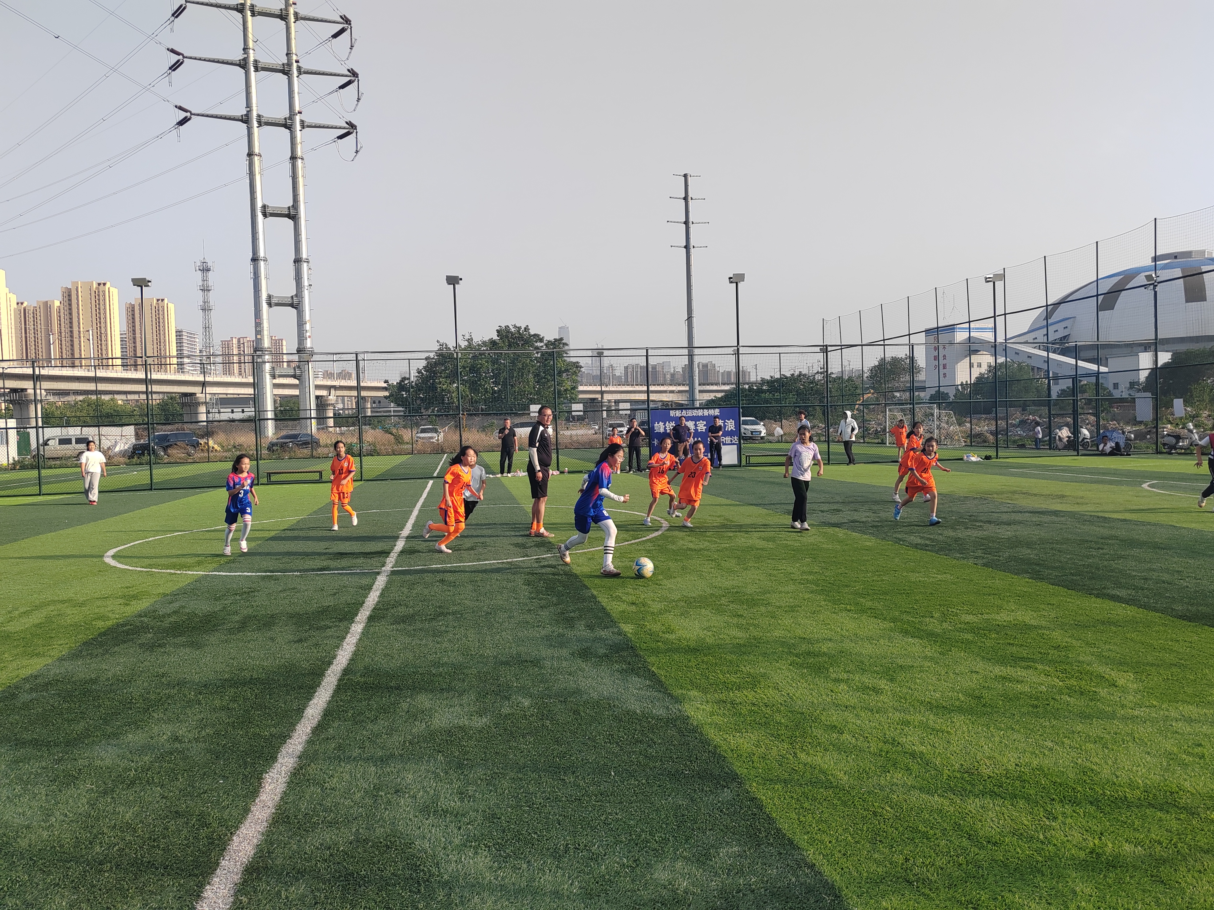 开云体育中国-包含足球比赛中的一次胜利成为热点讨论的词条