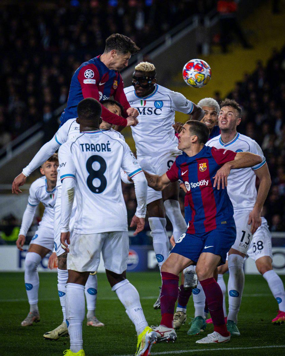 开云下载-巴塞罗那战平，晋级欧冠八强