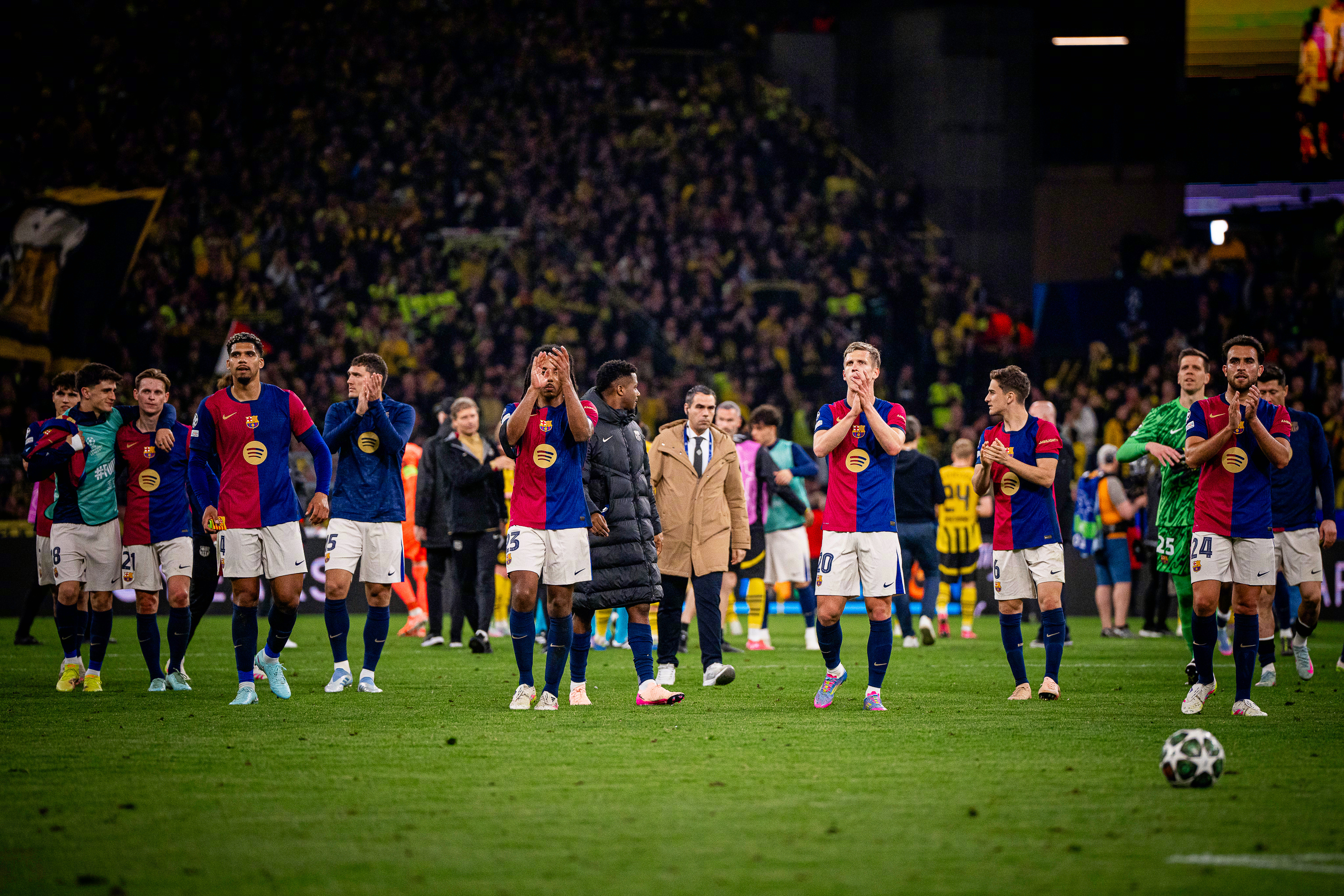 巴塞罗那战平，晋级欧冠八强