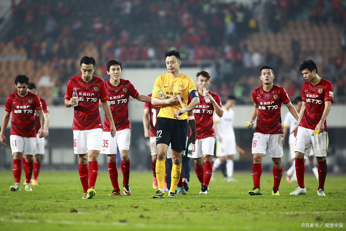 足球赛事中恒大战胜对手成功转会 足球赛事中恒大战胜对手成功转会