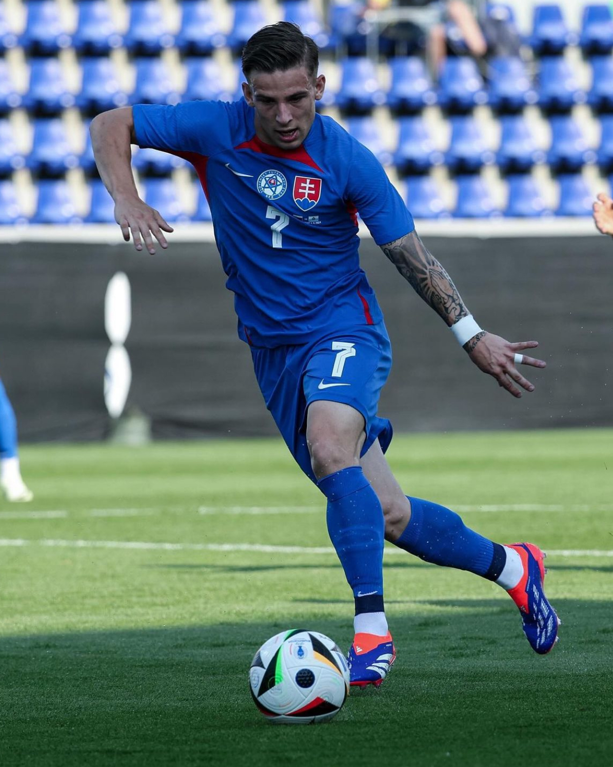 开云体育APP下载-斯洛伐克选手震惊全球