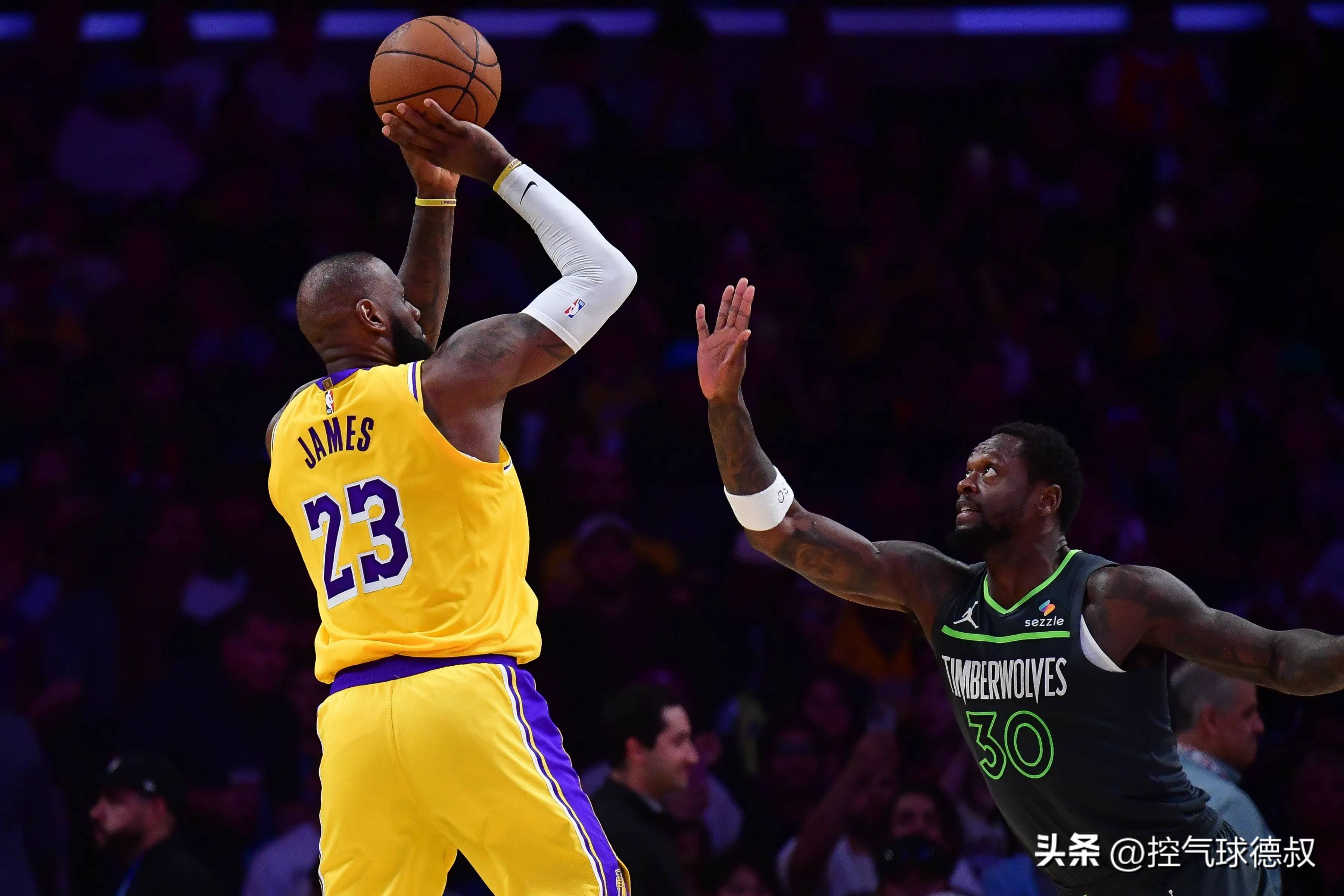 詹姆斯在纽约的比赛中落败 詹姆斯在纽约的比赛中落败