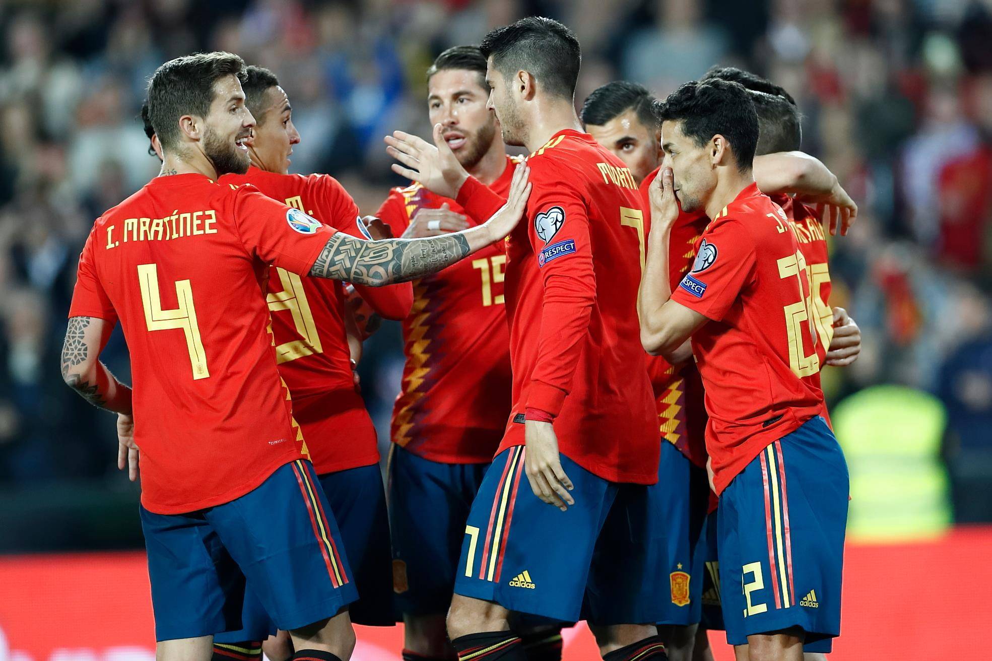 开云体育官方网站-包含欧国联四年一次盛事，西班牙队逐梦决战的词条