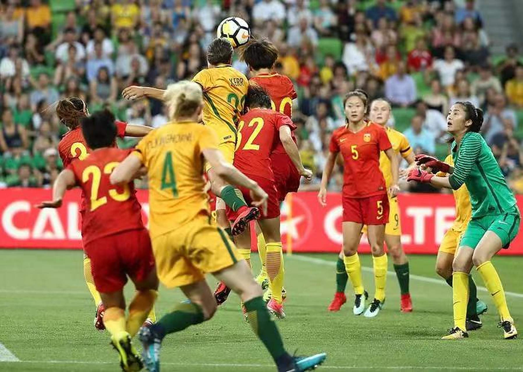 体育赛场热闹非凡:女足比赛引人瞩目的简单介绍 体育赛场热闹非凡:女足比赛引人瞩目的简单介绍