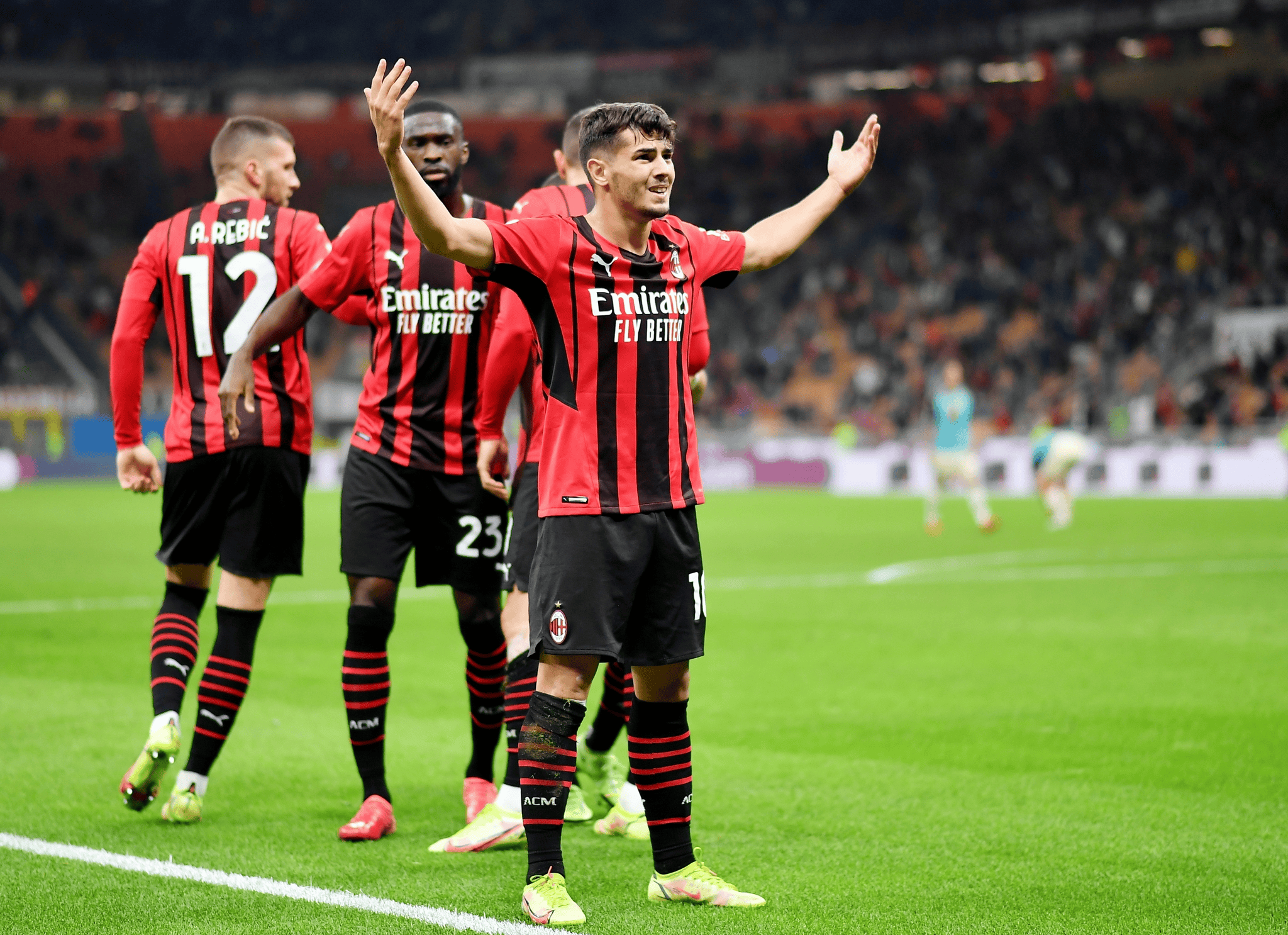 开云体育下载-AC米兰翻盘乌克兰，卡瓦哈尔高光表现